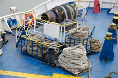 İpleri demirleme için