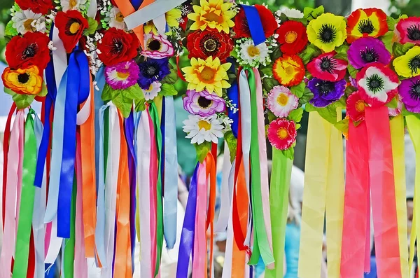 Cintas de colores con flores — Foto de Stock