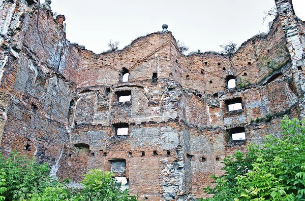 The ruins of the old fortress — Stock Photo, Image