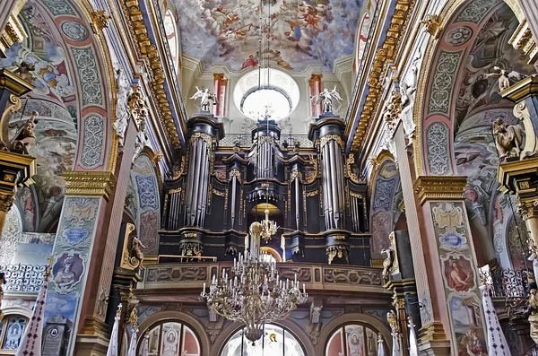 Innenraum der Kirche von Bernardine — Stockfoto