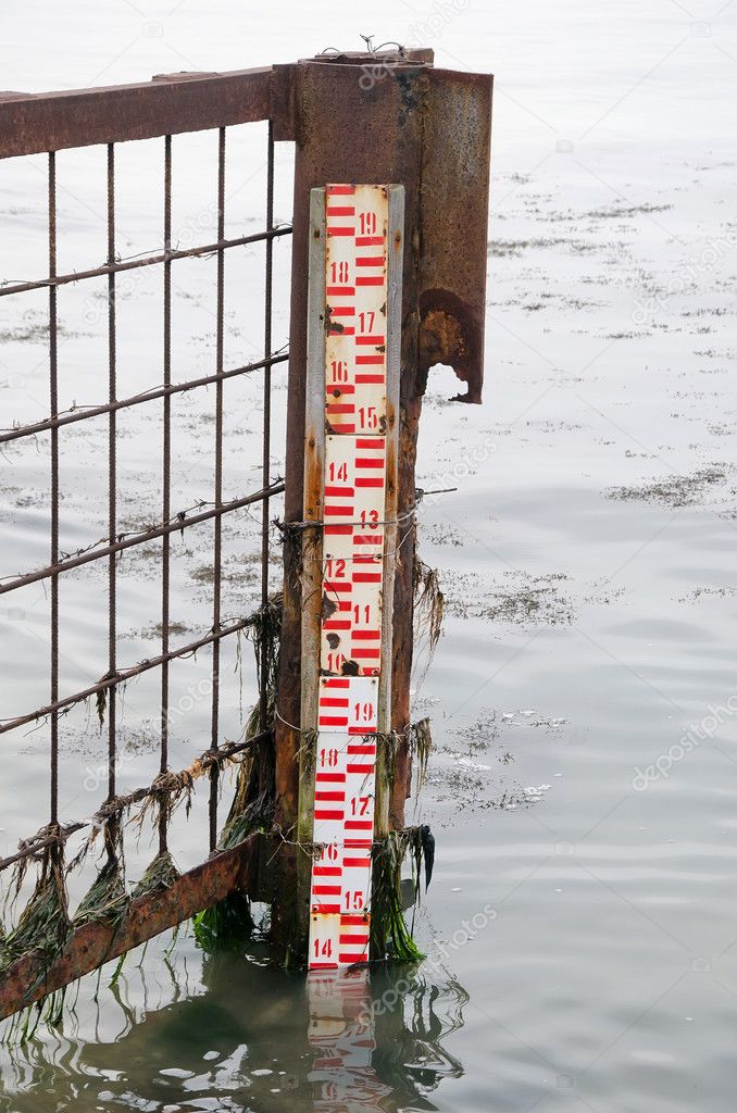 Measurement of sea level