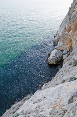 Cliffs deniz kıyısında