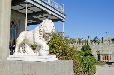 Vorontsov sarayında aslan heykeli