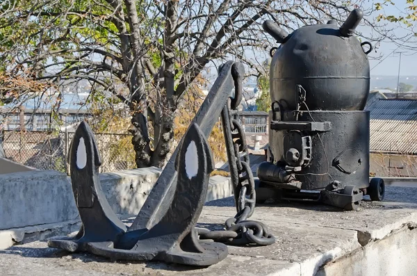 海锚和水雷的纪念碑 — 图库照片