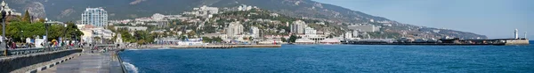 Central promenade of Yalta — Stock Photo, Image