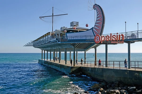 Restaurante en el paseo marítimo de Yalta — Foto de Stock