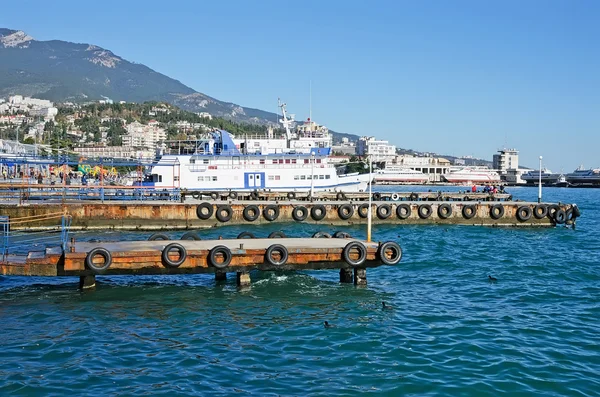 Yalta deniz bağlantı noktası — Stok fotoğraf