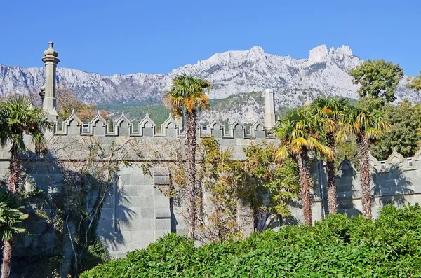 Wall and Park Vorontsov Palace — Stock Photo, Image