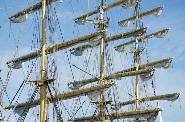 Sails on the masts on a sailboat — Stock Photo, Image