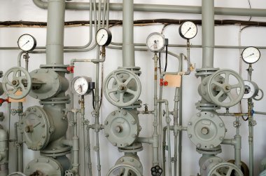 Su sağlama için demir borular