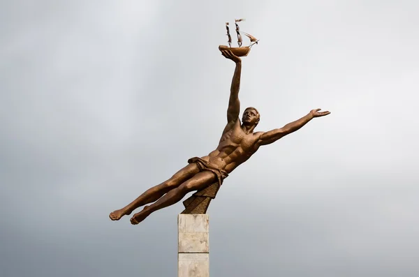 Monument voor scheepsbouwers in Kertsj — Stockfoto