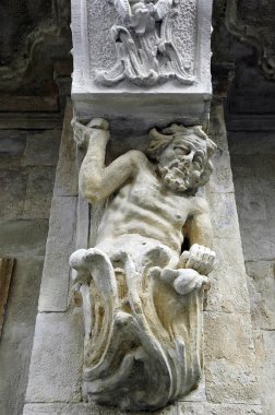 Lvov binada üzerinde eski heykel