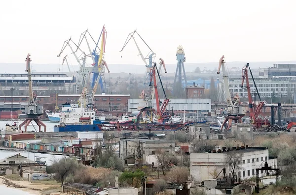 Shipyard Zaliv in Kerch — Stock Photo, Image
