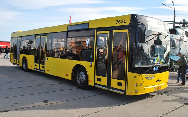 Autobús municipal en Kiev — Foto de Stock