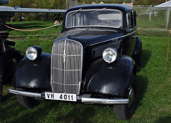 Velho alemão carro preto — Fotografia de Stock