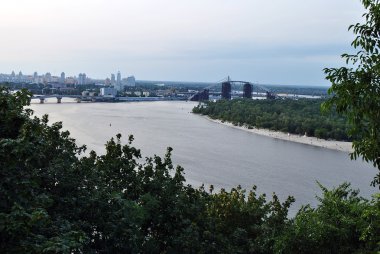 Kiev ortasında nehir