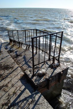 Denize giden merdivenler