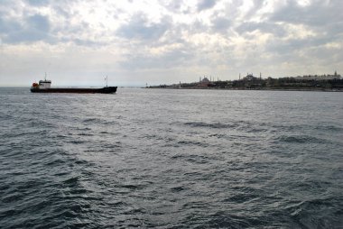 İstanbul, Türkiye yakınlarındaki kargo gemisi