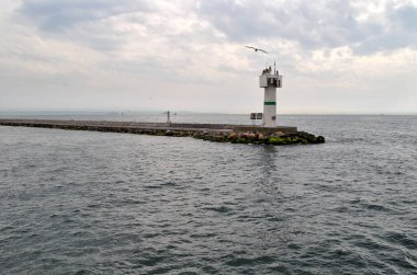 İstanbul, Türkiye yakınlarındaki beyaz deniz feneri
