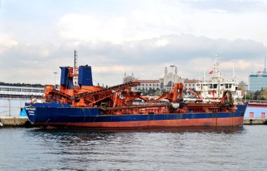 İstanbul, Türkiye 'de büyük kırmızı gemi