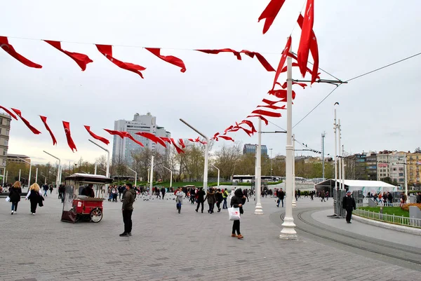Флаги Турции Над Площадью Таксим — стоковое фото