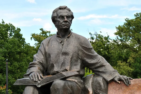 Monument to Maksym Rylsky, Ukrainian writer — Stock Photo, Image