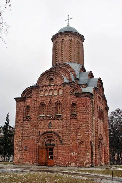 Červený kostel Saint Paraskevi — Stock fotografie