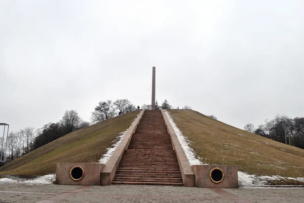 Tangga panjang untuk monumen kemuliaan — Stok Foto