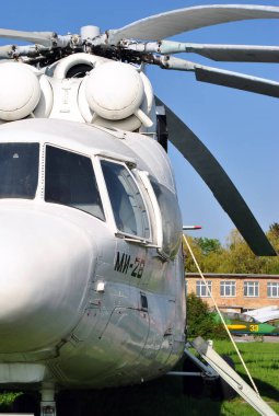 Sovyet askeri helikopteri yaklaşıyor.