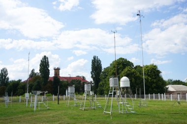 Eski bir Sovyet meteoroloji istasyonu.                               
