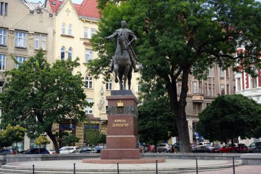 Lviv 'deki Kral Danylo' nun heykeli.