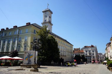 Şehirdeki belediye binası