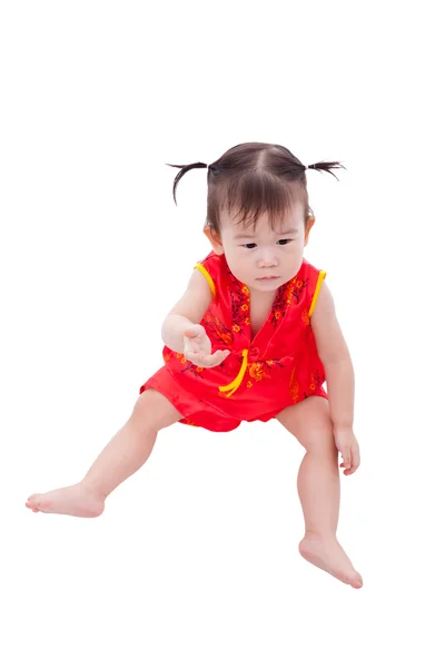 Pequeña chica asiática (tailandesa) en cheongsam chino tradicional — Foto de Stock