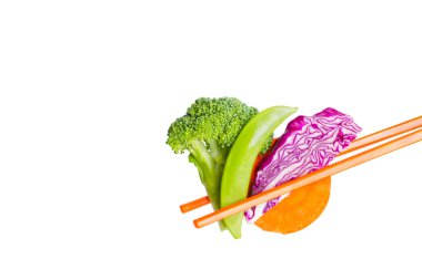 Taze sebze yemek çubukları ile 