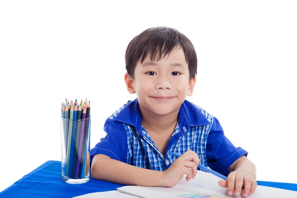 Niño sonriendo y dibujando — Foto de Stock