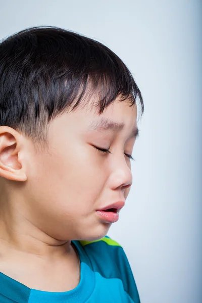 Primer plano asiático chico (tailandés) llorando — Foto de Stock