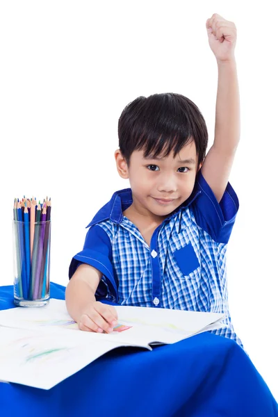 Ragazzo sorridente e alzare la mano — Foto Stock