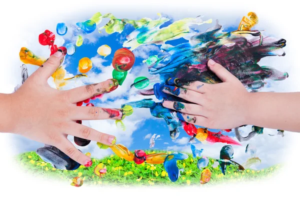 Primo piano di mani di bambini piccoli che fanno pittura con le dita con vari — Foto Stock