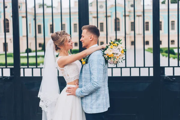 Casamento Limão Noivo Com Noiva Vestido Noiva — Fotografia de Stock