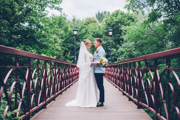 Casamento Limão Noivo Com Noiva Vestido Noiva — Fotografia de Stock