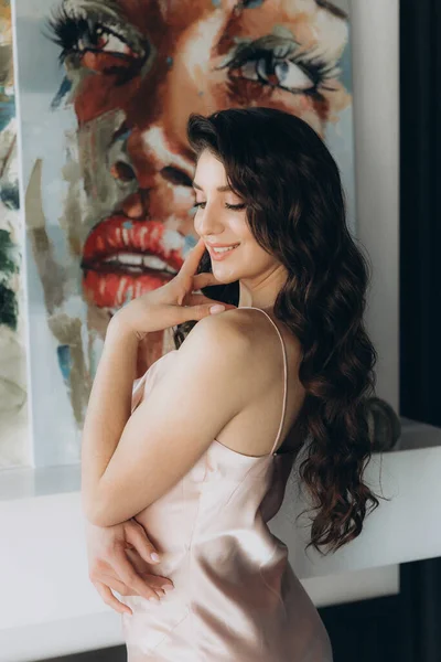 Beautiful Stylish Elegant Girl Brunette Model Makeup Curly Hair Peach — Stock Photo, Image