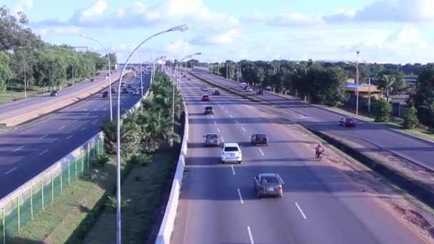 Road Free Way Cars Abuja Nigeria Truck Blue Sky Wuse — стоковое видео