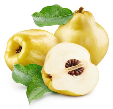 Beyaz arka planda izole edilmiş organik ayva. Yapraklı bıldırcın tadı. kırpma yolu ile