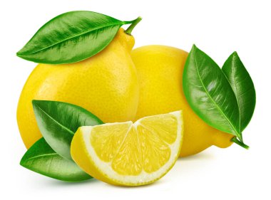 Limonlar ve yapraklar, beyaz arka planda izole edilmiş. Tam alan derinliği. Limon Kesme yolu ile