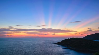 Andaman Denizi üzerinde gün batımı