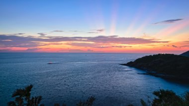 Andaman Denizi üzerinde gün batımı