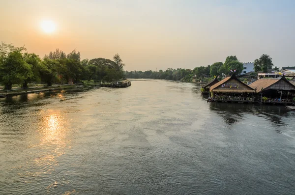 Kwai Yai nehir gün batımında — Stok fotoğraf