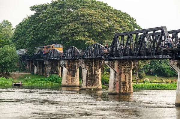 Kwai Nehri üzerinde köprü — Stok fotoğraf