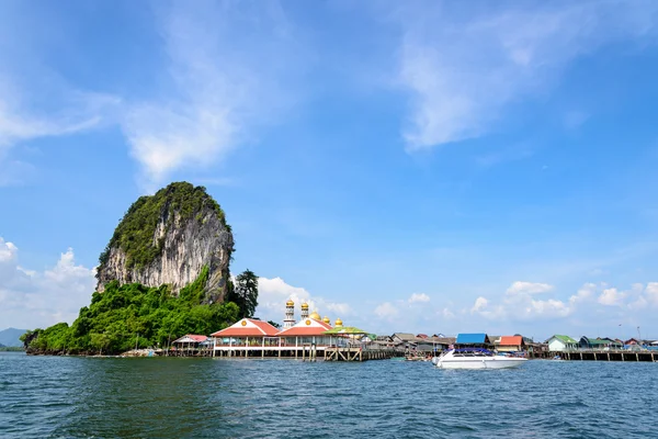 在夏天的 Koh Panyee 或 Punyi 岛 — 图库照片