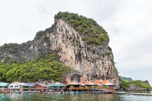 Koh Panyee o la aldea de la isla de Punyi está flotando — Foto de Stock